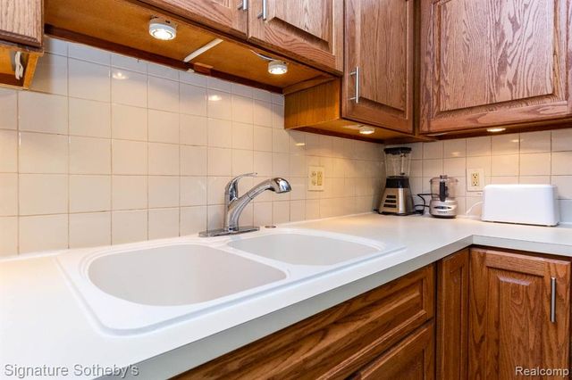 1155 Derby Road 8, Birmingham, MI 48009