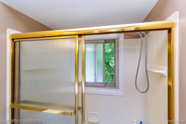 1155 Derby Road 8, Birmingham, MI 48009
