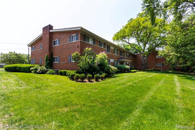 1155 Derby Road 8, Birmingham, MI 48009