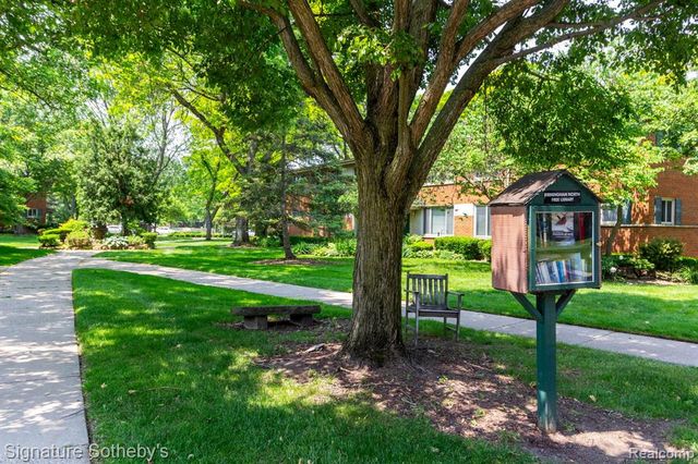 1155 Derby Road 8, Birmingham, MI 48009