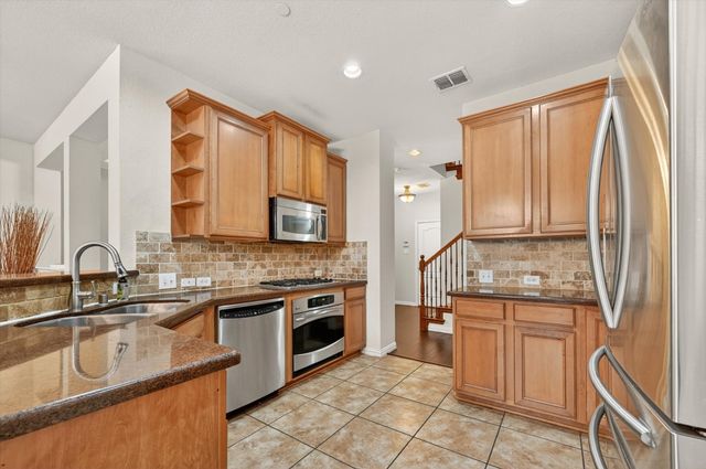 828 Apple Hill Drive, Allen, TX 75013