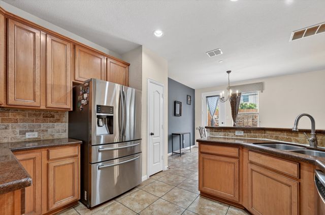 828 Apple Hill Drive, Allen, TX 75013