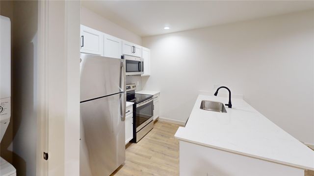 715 N Lancaster Avenue 604, Dallas, TX 75203