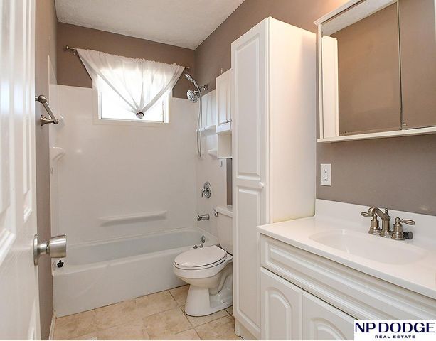 1820 N 62Nd Street, Lincoln, NE 68505