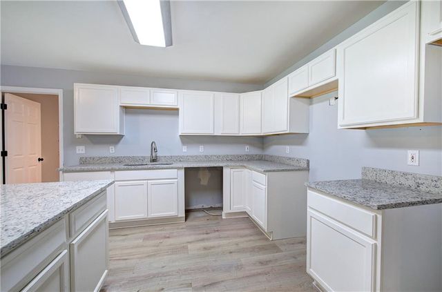 12 Glenabbey Drive NW, Cartersville, GA 30120