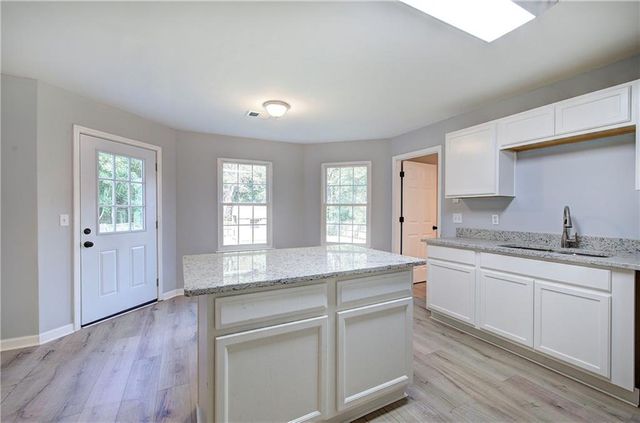 12 Glenabbey Drive NW, Cartersville, GA 30120