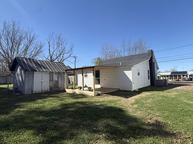 219 Cedar St, Hohenwald, TN 38462