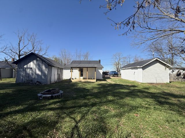 219 Cedar St, Hohenwald, TN 38462