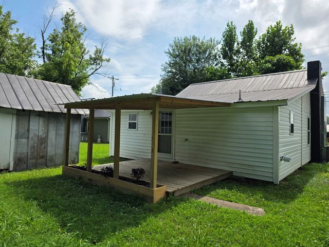219 Cedar St, Hohenwald, TN 38462
