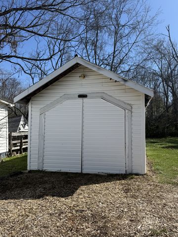 219 Cedar St, Hohenwald, TN 38462