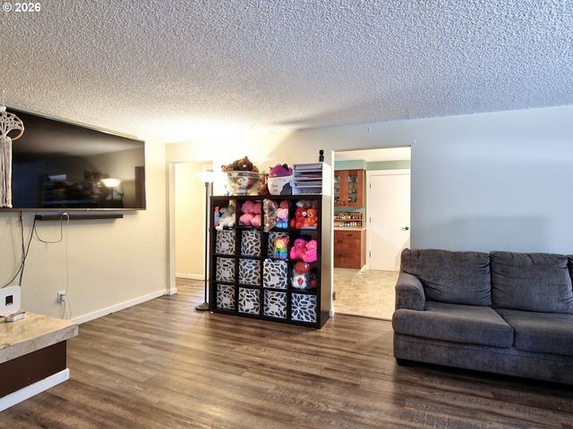 19875 Sw ROCK Dr, Beaverton, OR 97003