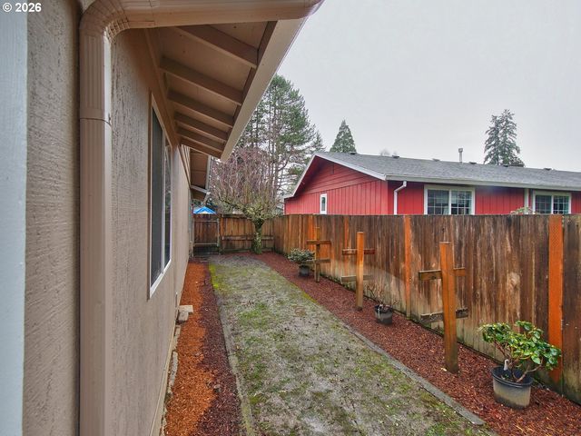 19875 Sw ROCK Dr, Beaverton, OR 97003