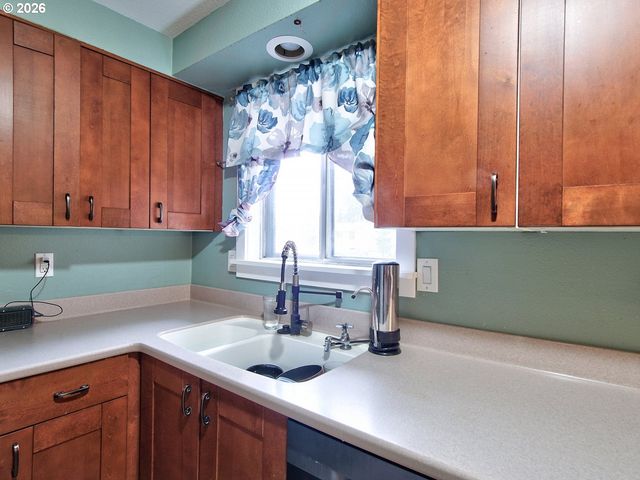 19875 Sw ROCK Dr, Beaverton, OR 97003