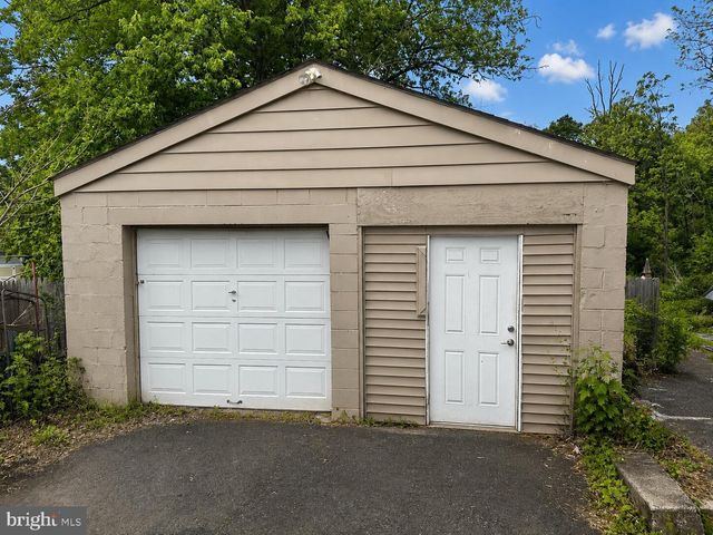 2217 N ROCKHILL RD, Sellersville, PA 18960