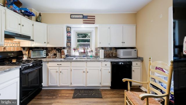 2217 N ROCKHILL RD, Sellersville, PA 18960