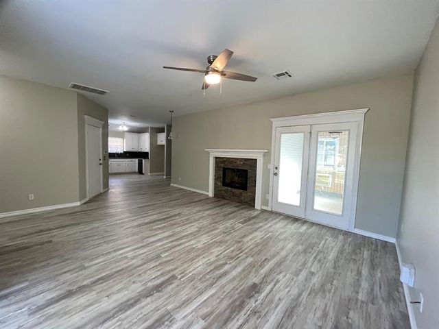 421 W 10th Street, Edmond, OK 73003