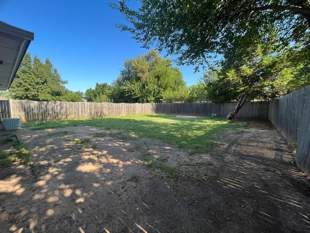 421 W 10th Street, Edmond, OK 73003