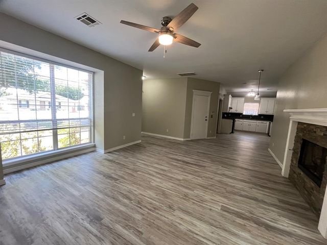 421 W 10th Street, Edmond, OK 73003