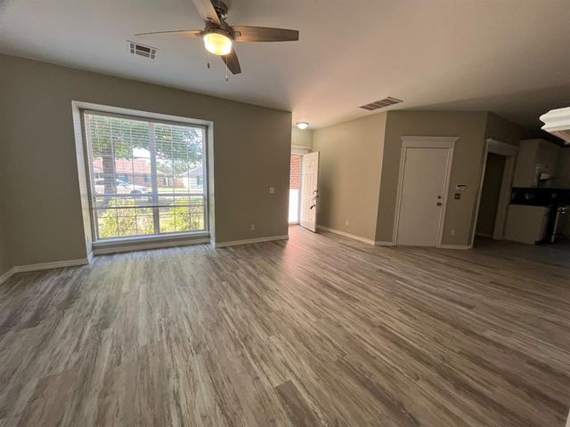 421 W 10th Street, Edmond, OK 73003