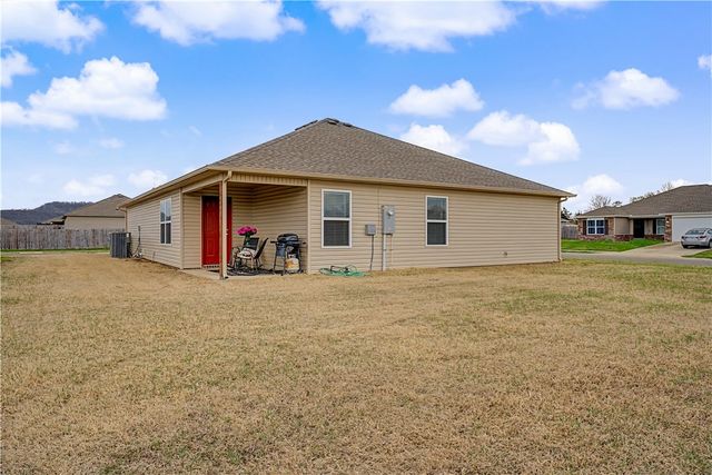 995 Jennifer Ann Lane, Elkins, AR 72727