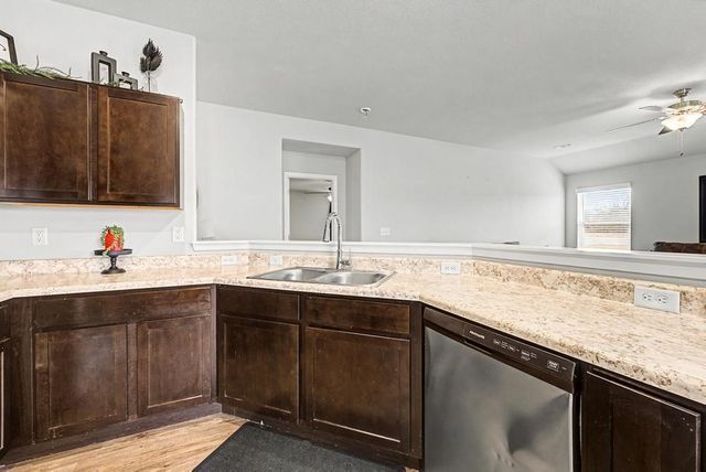 995 Jennifer Ann Lane, Elkins, AR 72727