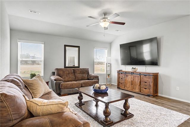 995 Jennifer Ann Lane, Elkins, AR 72727