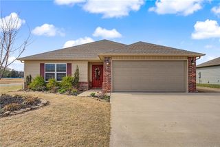 995 Jennifer Ann Lane, Elkins, AR 72727