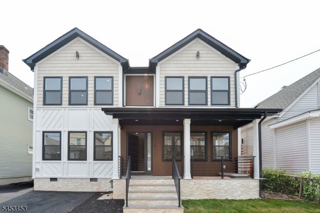 49 Center St, Clifton City, NJ 07011