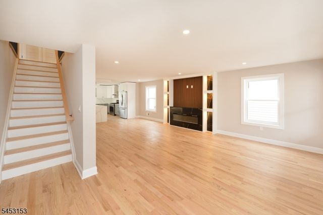 49 Center St, Clifton City, NJ 07011
