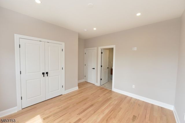 49 Center St, Clifton City, NJ 07011