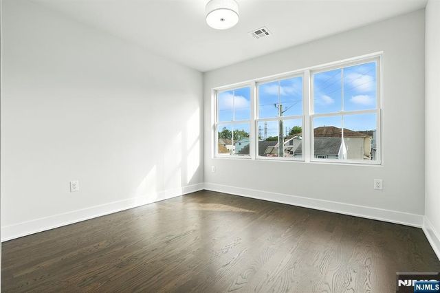 192 Canterbury Avenue, North Arlington, NJ 07031