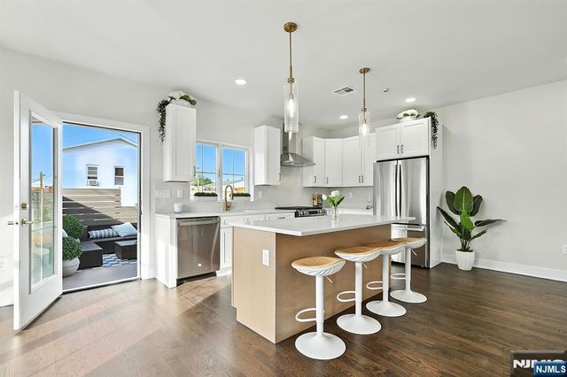 192 Canterbury Avenue, North Arlington, NJ 07031