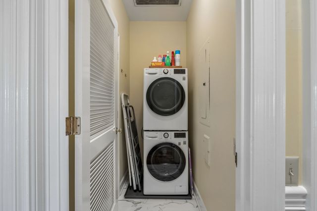 3737 West End Ave Apt 305, Nashville, TN 37205