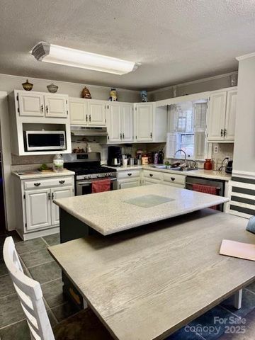 1003 Pennton Avenue SW, Lenoir, NC 28645