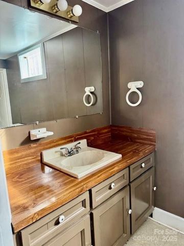 1003 Pennton Avenue SW, Lenoir, NC 28645