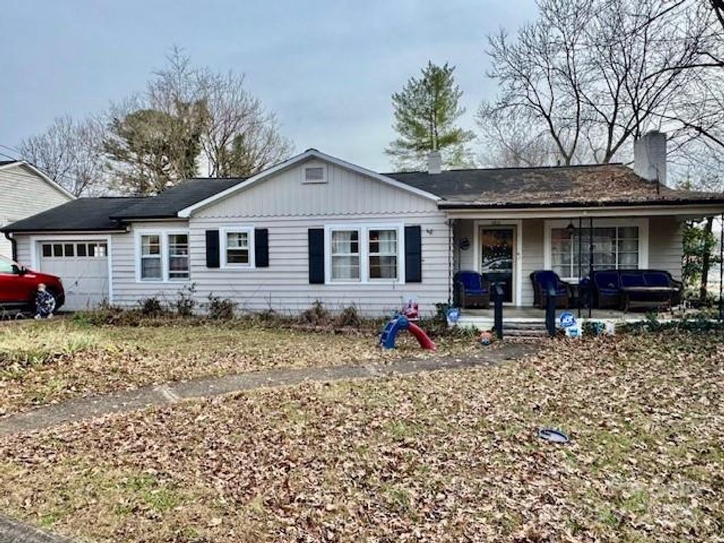 1003 Pennton Avenue SW, Lenoir, NC 28645