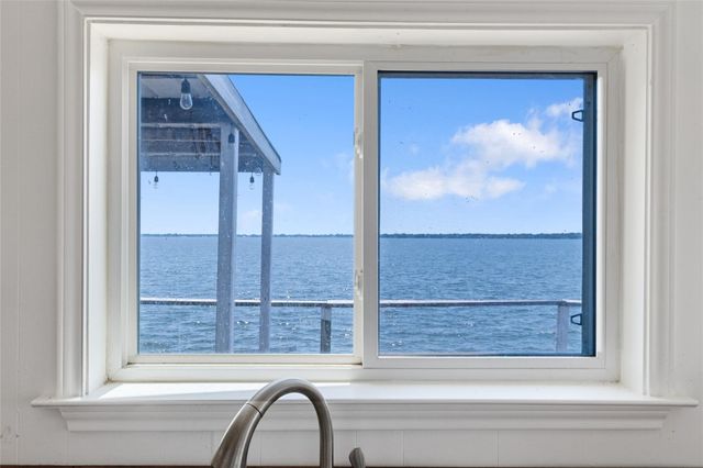 173 Tanglewood Drive, Mabank, TX 75156