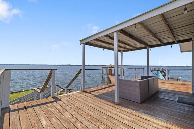 173 Tanglewood Drive, Mabank, TX 75156