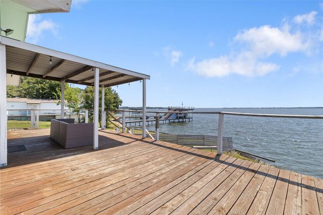 173 Tanglewood Drive, Mabank, TX 75156