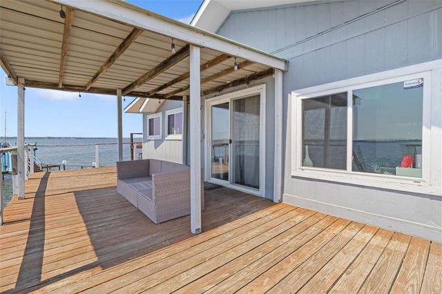 173 Tanglewood Drive, Mabank, TX 75156