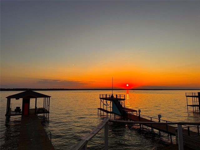 173 Tanglewood Drive, Mabank, TX 75156