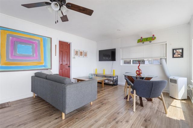 173 Tanglewood Drive, Mabank, TX 75156