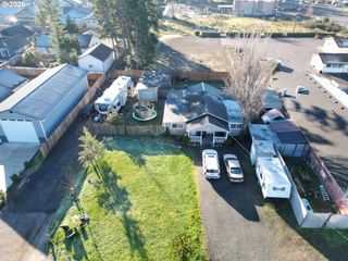 1890 37TH St, Florence, OR 97439