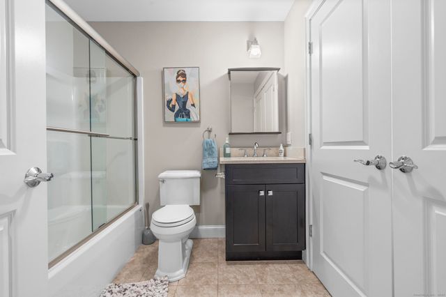 20 Brookview Circle 20, Bristol, CT 06010