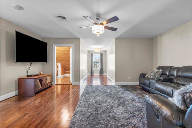 20 Brookview Circle 20, Bristol, CT 06010