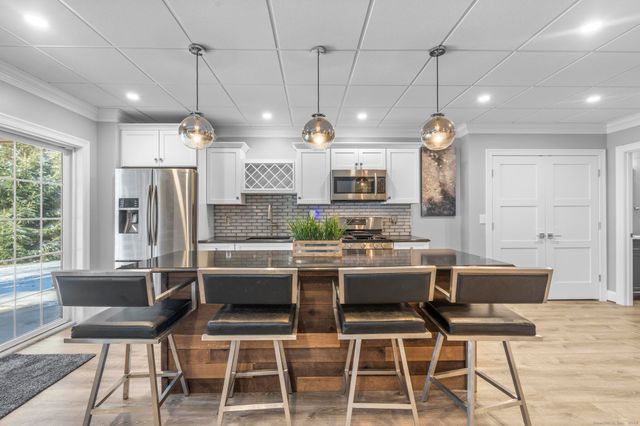 20 Brookview Circle 20, Bristol, CT 06010