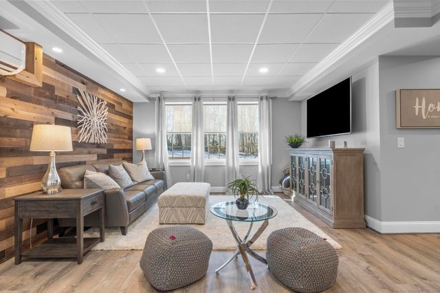 20 Brookview Circle 20, Bristol, CT 06010