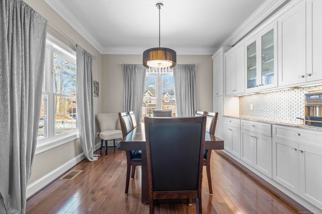 20 Brookview Circle 20, Bristol, CT 06010