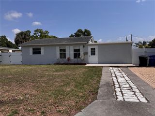 7101 15TH STREET N, St Petersburg, FL 33702