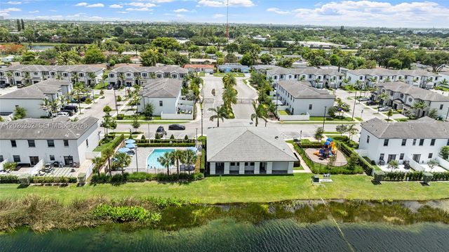 577 NW 204th St, Miami Gardens, FL 33169